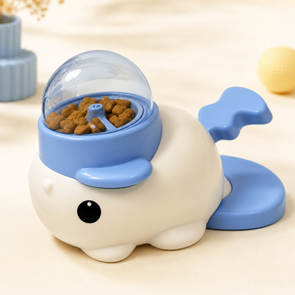 SnuggleMutt fish feeder clear dome detail